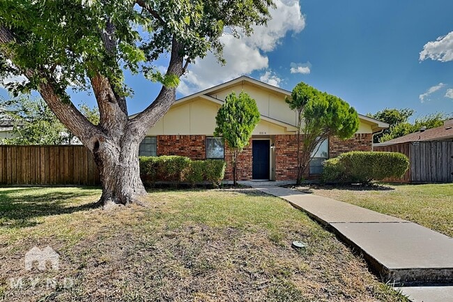Building Photo - 8814 Miami Dr