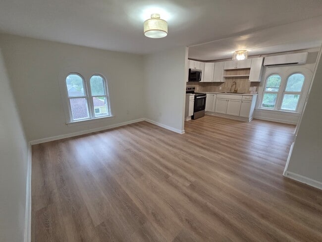 207 Cohannet St Unit 3L