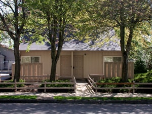 L Roy Gardens