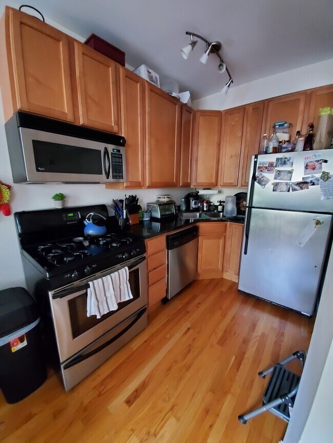 Photo - 6812 N Wayne Ave Unit 2B