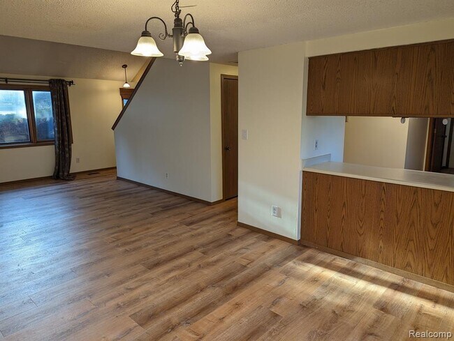 Photo - 2316 Crescent Lake Rd