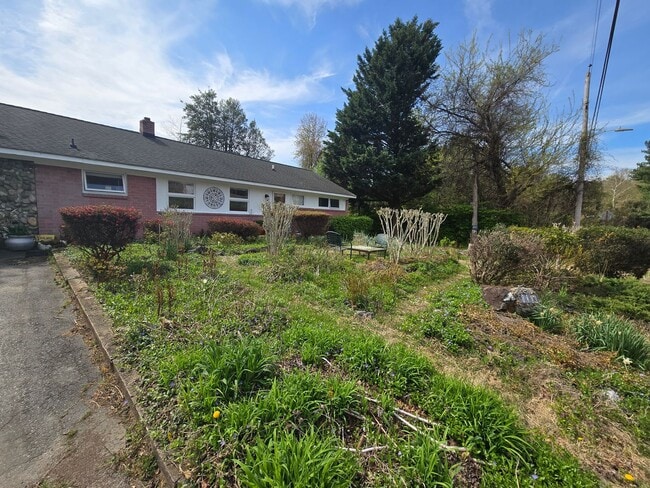 Building Photo - Whimsical 2 Bedroom, 1 Bathroom Unit in Havre de Grace