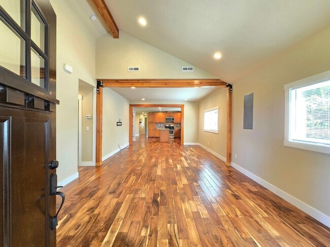 Photo - 3 Bedroom Home in Sedro Woolley Available Now