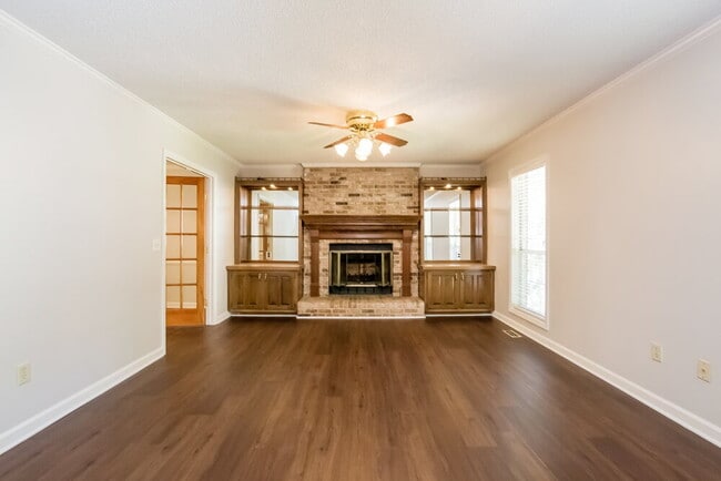 Photo - 6858 Creekwood Dr