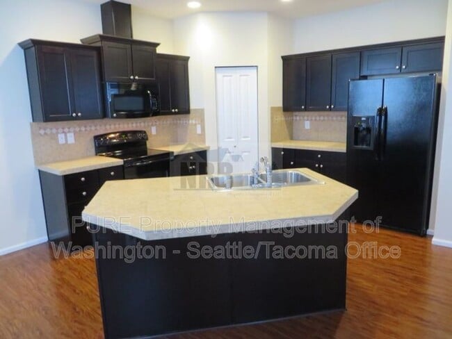 Photo - 1917 201st St E