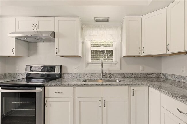 Photo - 1 Aquidneck Dr