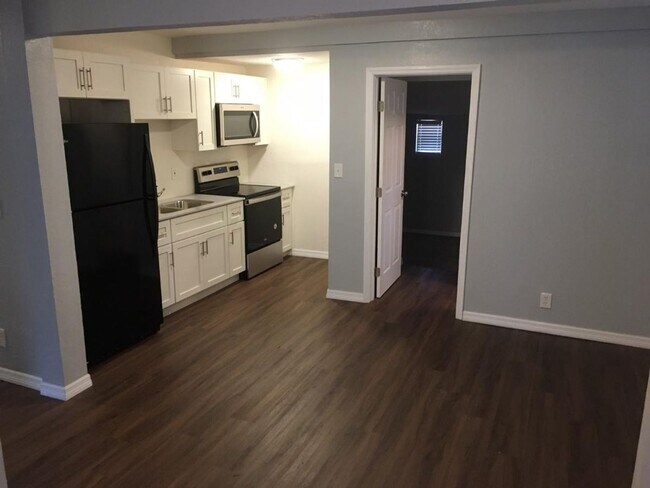 Photo - Updated 4/1 Home in St Petersburg