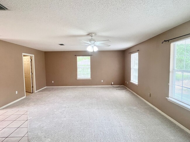 Photo - Charming Home - Spacious Lot Near Whiting