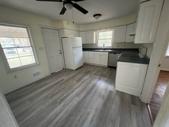 Photo - Spacious 3 bed 2 bath house in Athens!