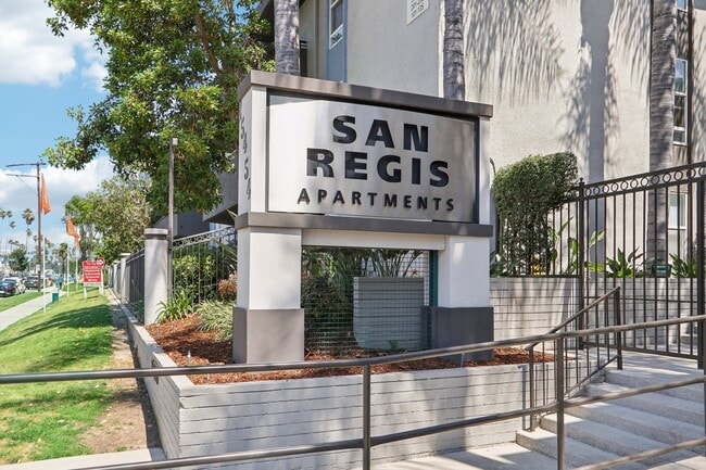 San Regis Apartments