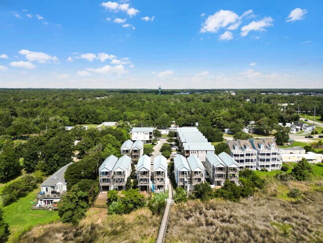 Photo - Coastal Comfort Awaits: Spacious 3-Bed, 3-Bath Townhouse in Surf City!