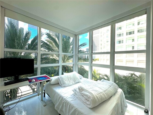 Photo - 950 Brickell Bay Dr Unit 400