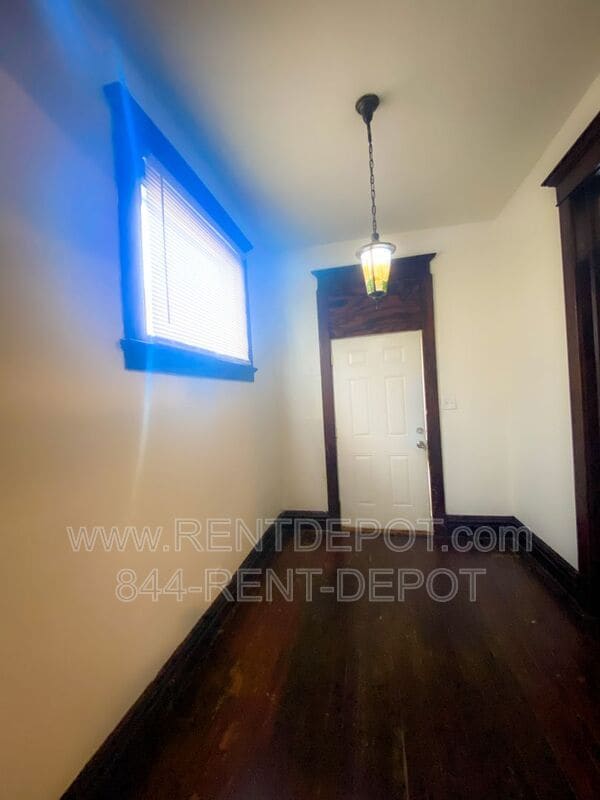 Photo - 308 E Iowa St