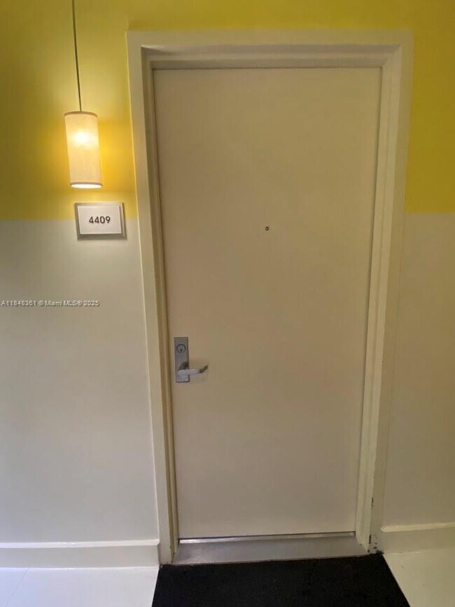 Photo - 475 Brickell Ave Unit 4409