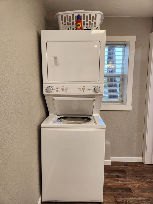 Photo - 450 Platt St