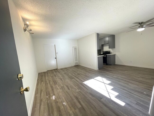 Photo - 3746 S Canfield Ave Unidad 4