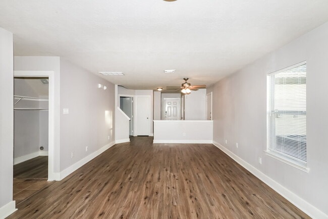 Photo - 7431 Leightonfield Ct
