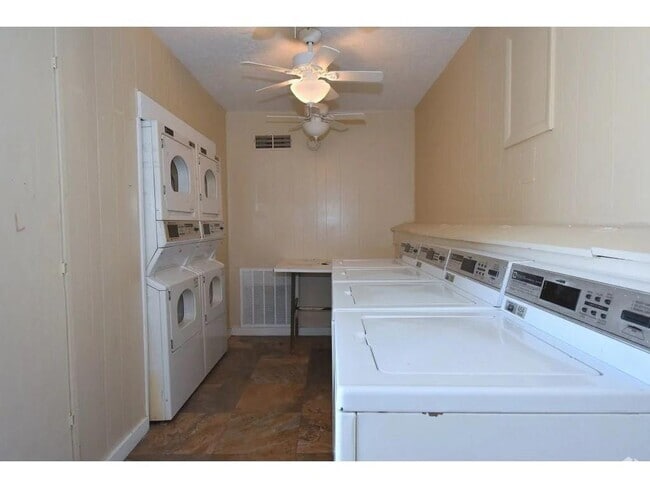 Building Photo - 17310 Kieth Harrow Blvd Unit 903 Rental