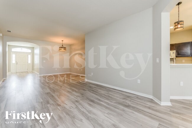 Photo - 533 Interlock St