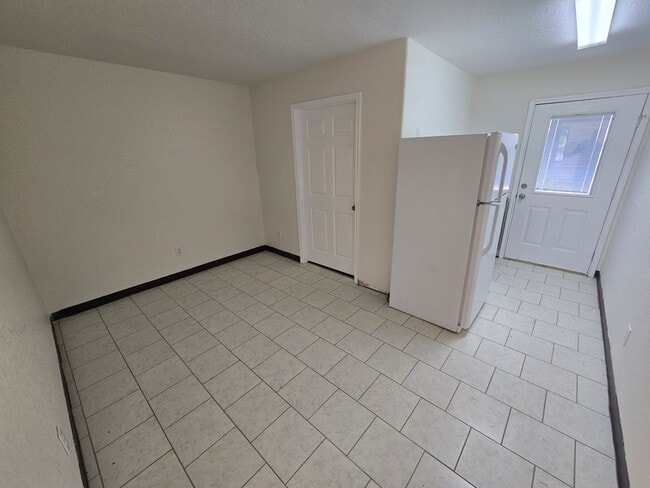 Building Photo - 126 Alton Ave