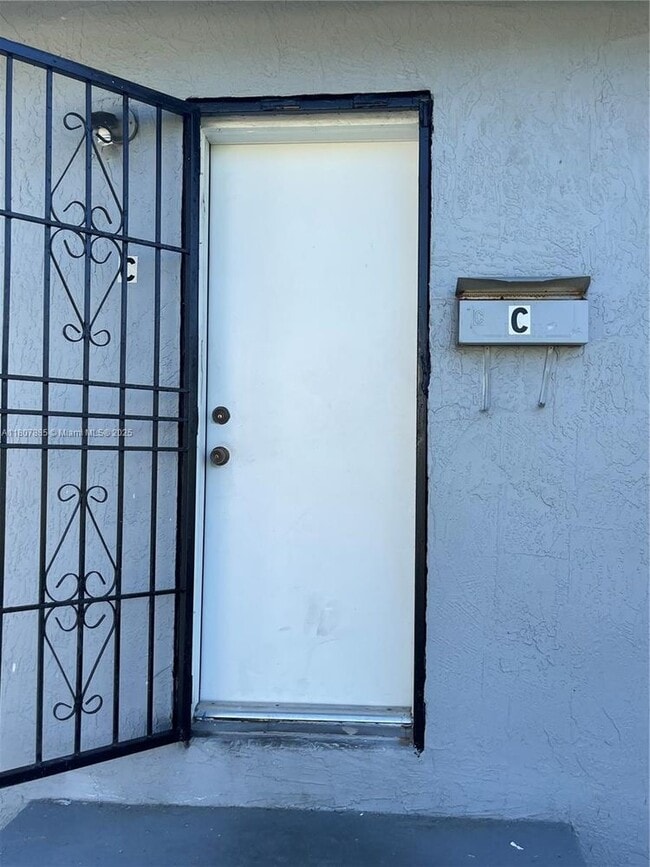Building Photo - 135 NE 80th Terrace Unit C-C Rental