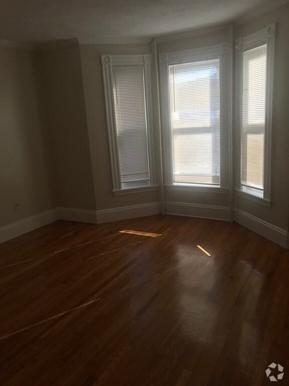 Building Photo - 4313 Washington St Unit 1 Rental