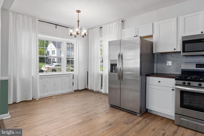 2305 Pickwick Rd
