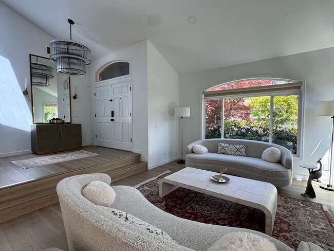 Photo - 535 NW Datewood Dr
