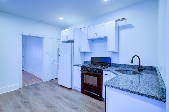 Building Photo - 649 St Joseph St Unit 1