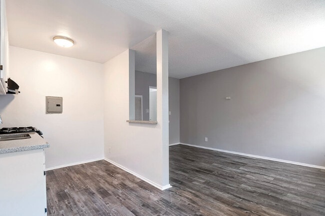 Photo - 1215 N McCadden Pl