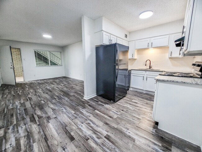 Photo - Avalon Apartments