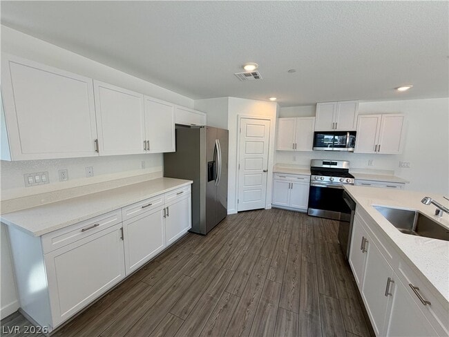 Photo - 4234 Vivenda St