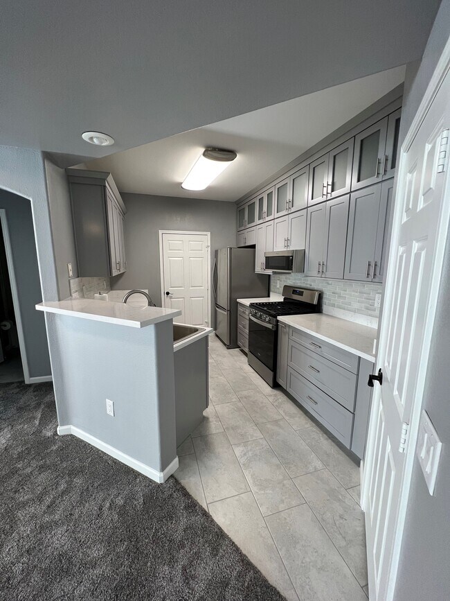 Kitchen - 8555 W Russell Rd Condo Unit 2001