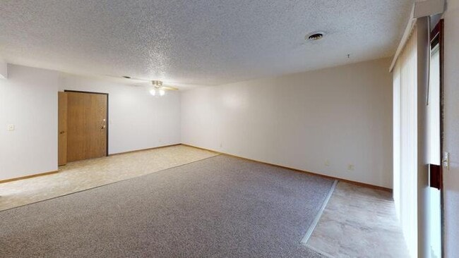 Photo - 1727 N Grandview Ln Unit 212