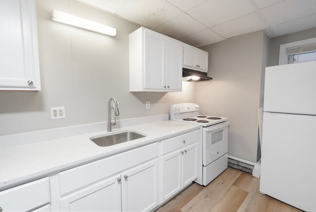 Building Photo - 175 School St Unit 2