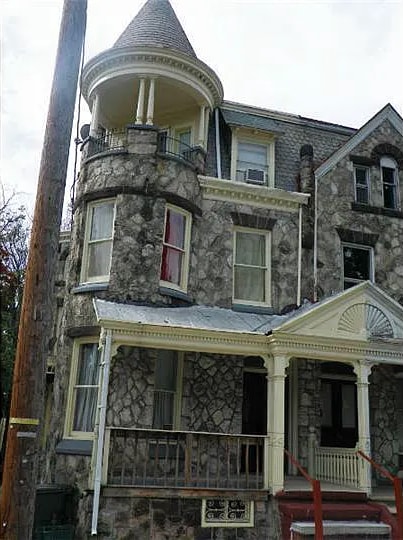 Building - 226 Clymer St Unit Aprt 3