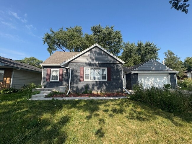 Building Photo - Rare Tosa single family! Rental