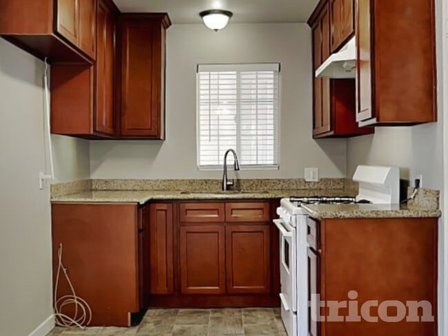 Photo - 6335 40th Ave