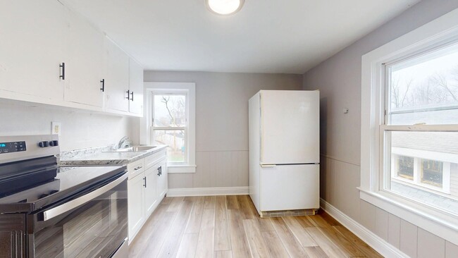 Photo - 1031 W.9th St. Unit 1031 W9th - Up