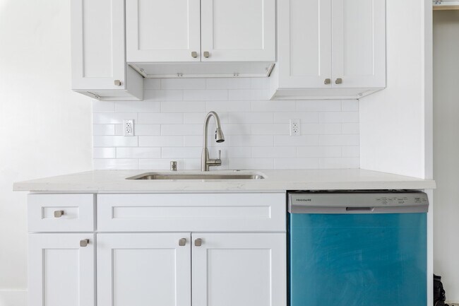 Photo - Newly Renovated Gorgeous apartments in Highland Park Oasis