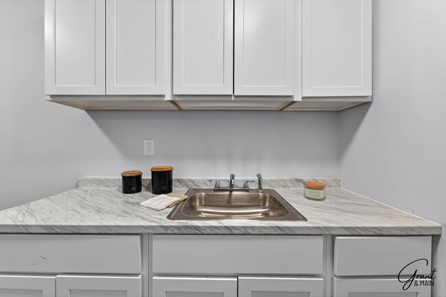 Photo - $850 - Spacious 1 bedroom Apartments