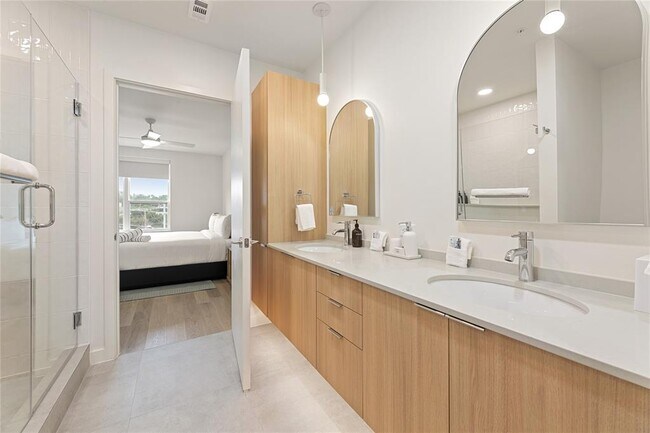 Photo - 2323 S Lamar Blvd Unit 512