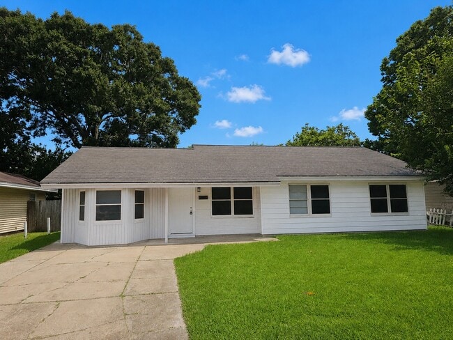 Building Photo - 2914 Tarpey Ave