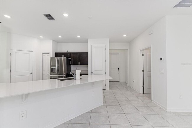 Photo - 1121 Deepwater Cir