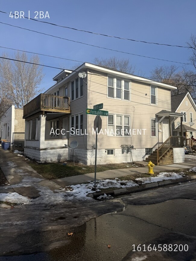 Building Photo - 401 Fernando St NE