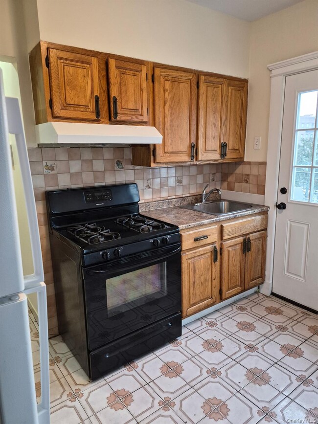 Photo - 130 Locust Ave