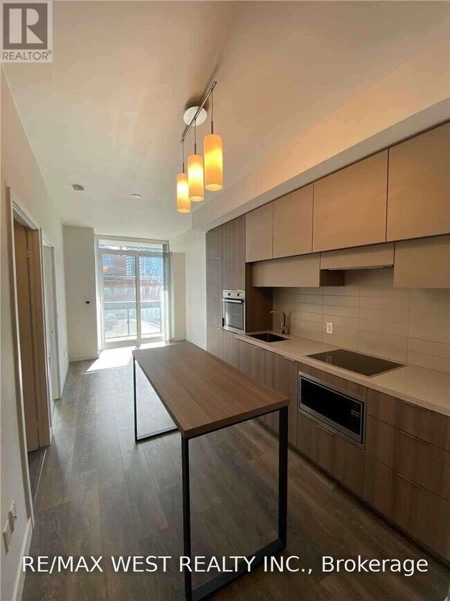 Photo - 8 Eglinton Ave E Unit 909