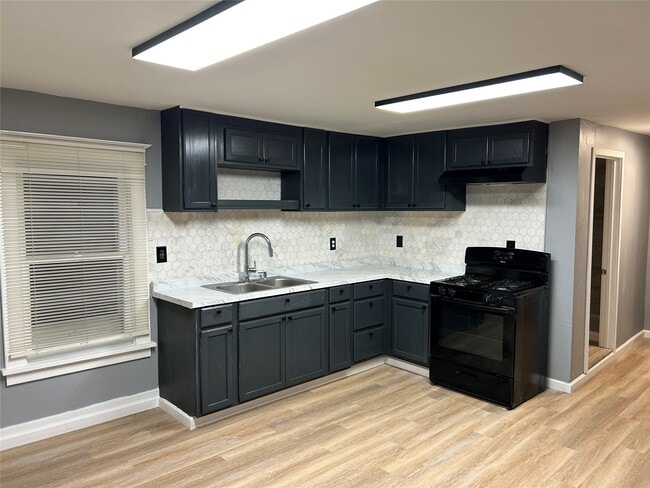 Photo - 2100 E Main St Unit 1