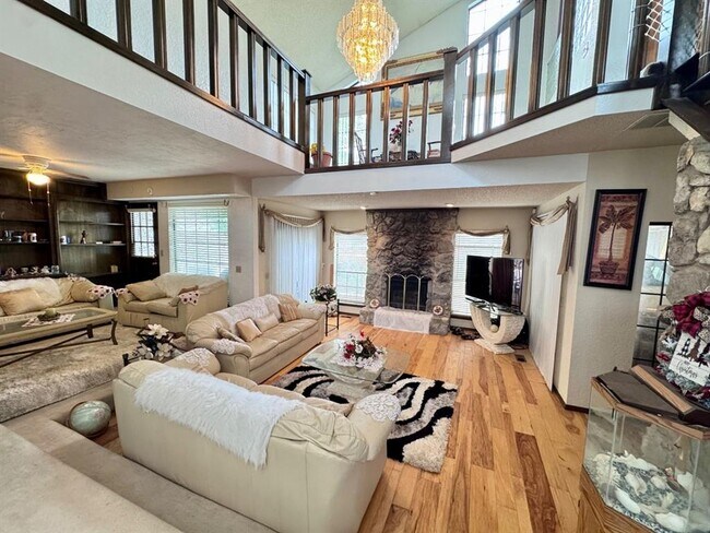 2825 Tealwood Dr