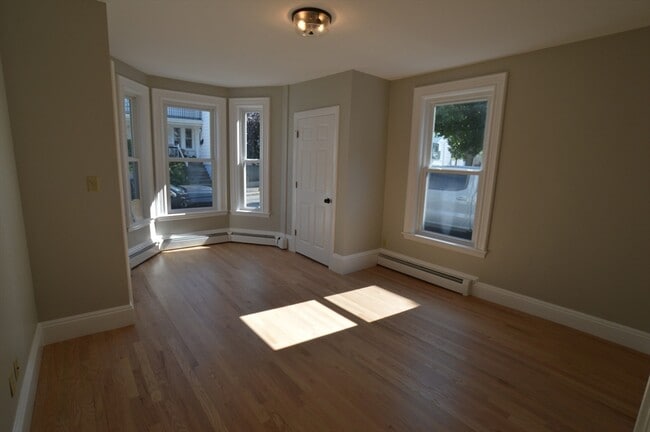 Photo - 14 Roundy St Unit 1